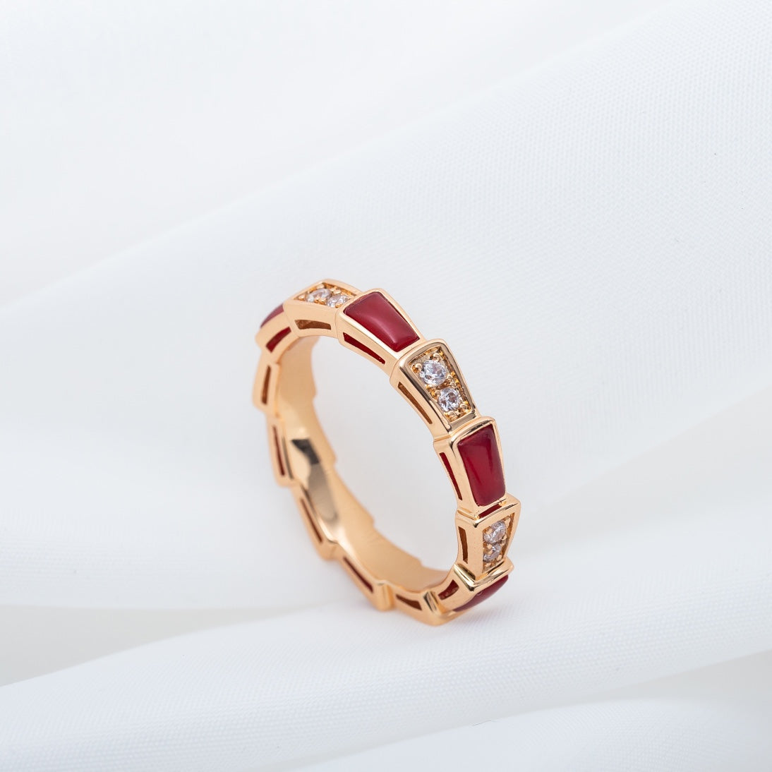 SERPENTI RING PINK GOLD CARNELIAN DIAMOND 3MM Secondary image