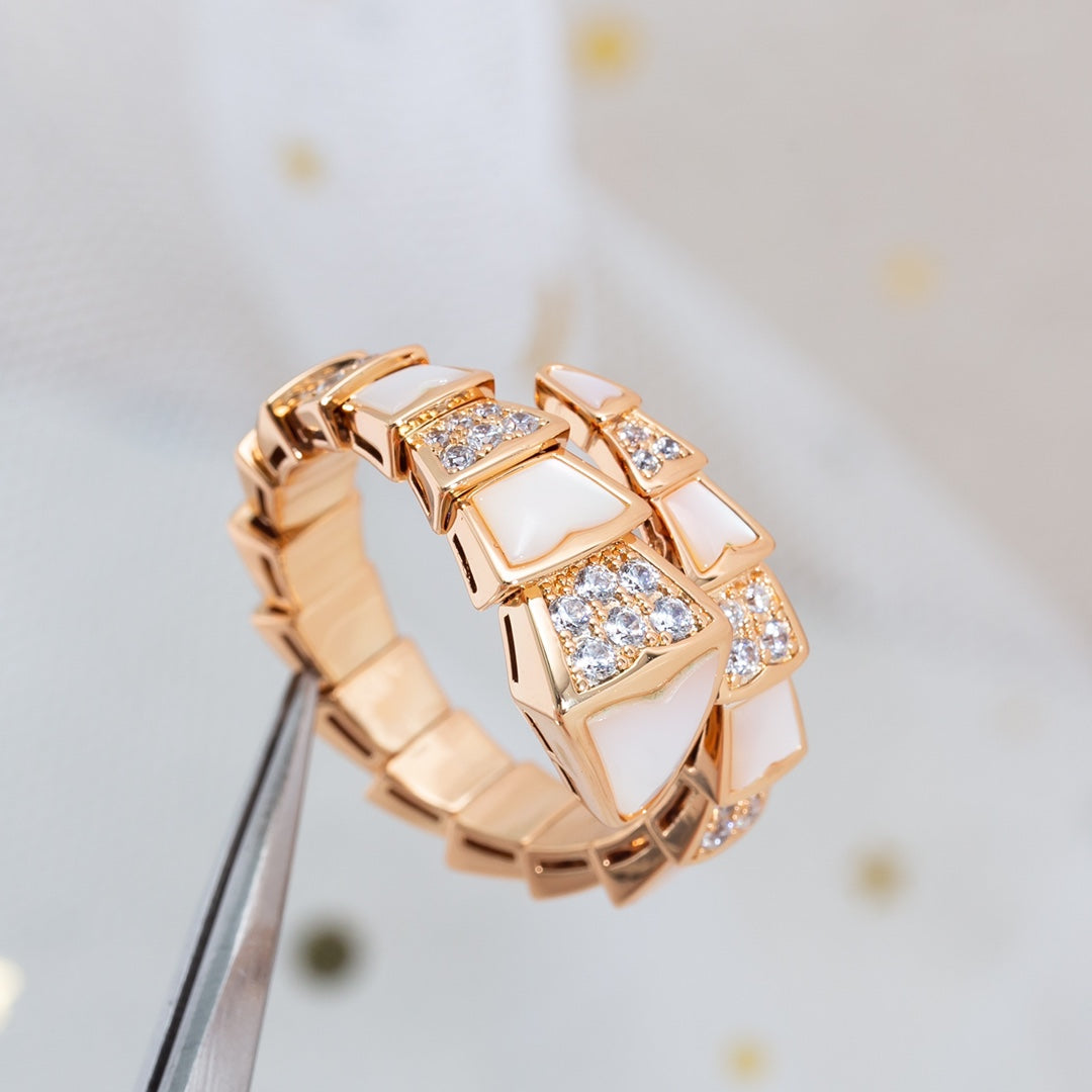 SERPENTI RING PINK GOLD DIAMOND MOP Main image