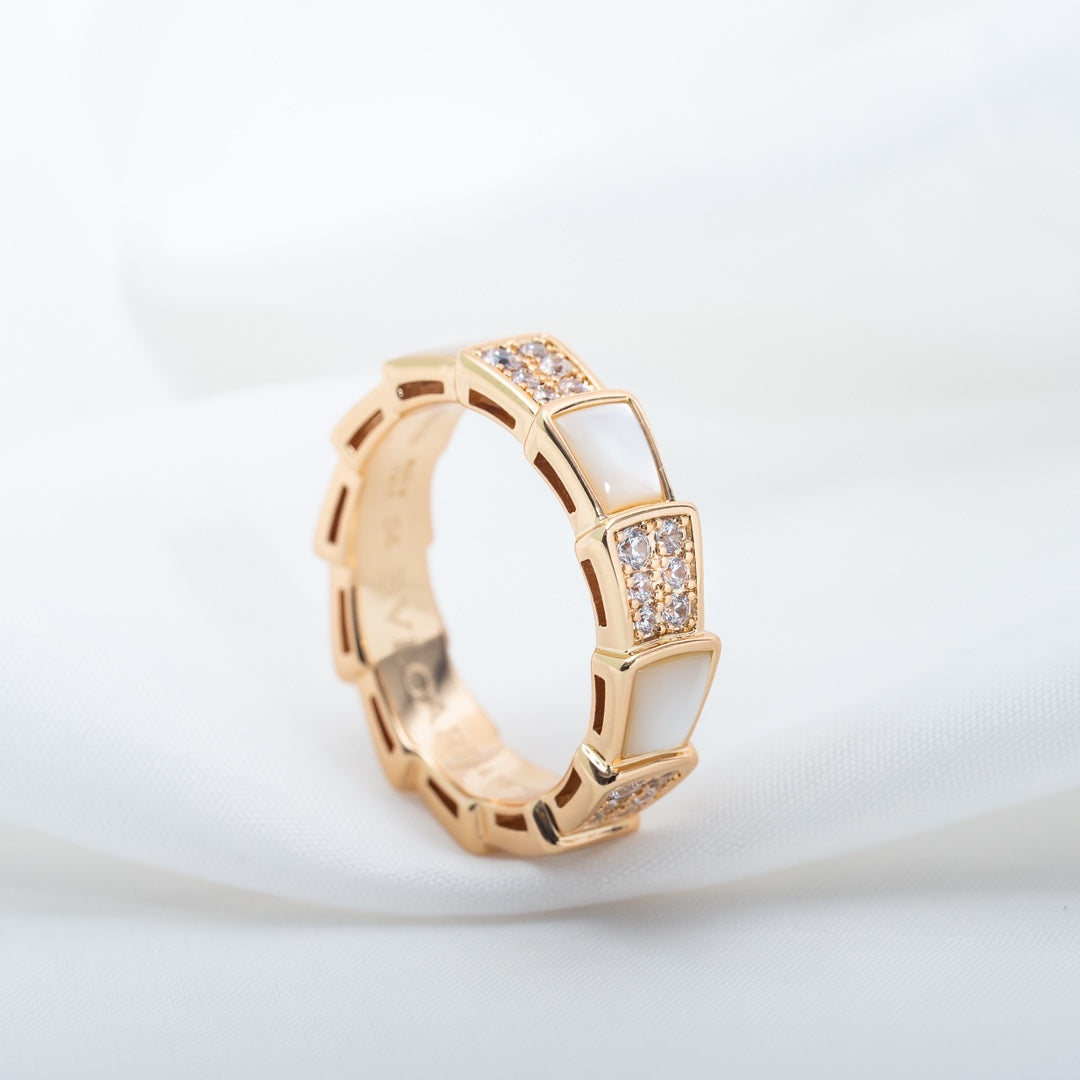 SERPENTI RING PINK GOLD MOP DIAMOND PAVED 4MM Main image