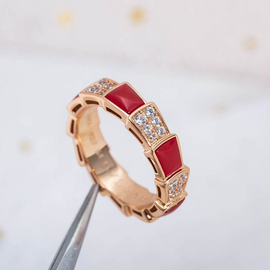 SERPENTI RING PINK GOLD CARNELIAN DIAMOND PAVED 4MM Main image