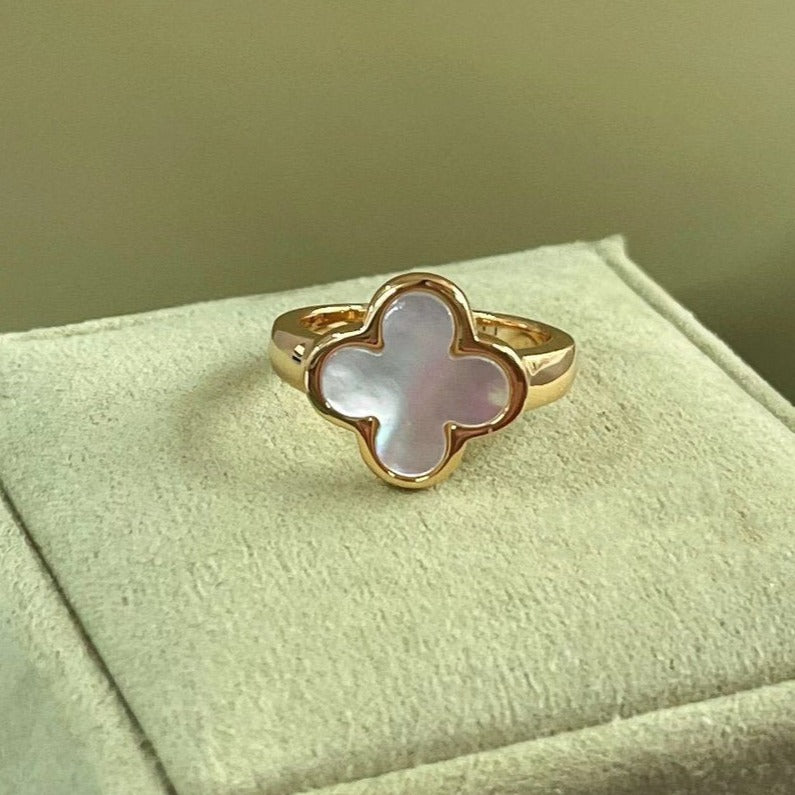 PURE CLOVER MOP PINK GOLD RING Secondary image