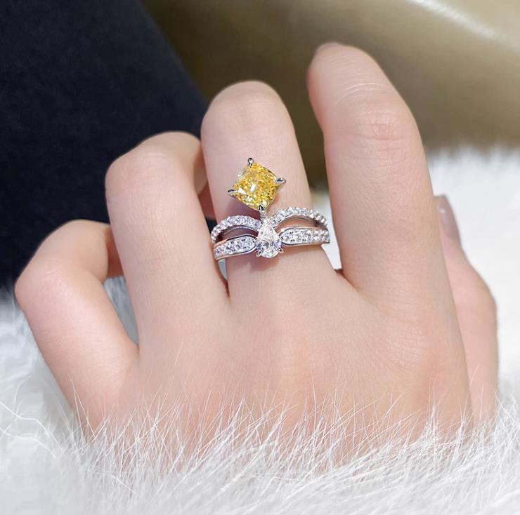 JOSEPHINE YELLOW DIAMOND SILVER RING Secondary image
