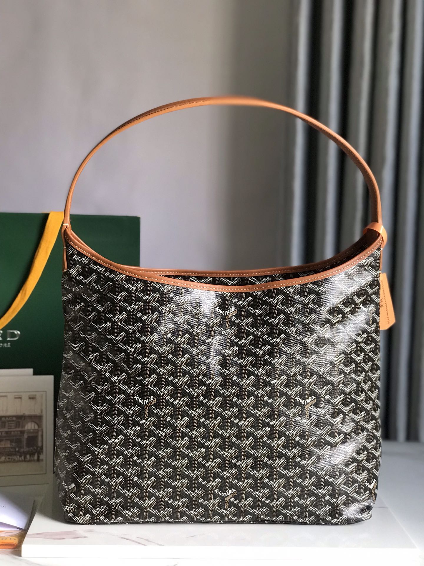 HOBO BOHEME 42CM BLACK AND TAN CANVAS