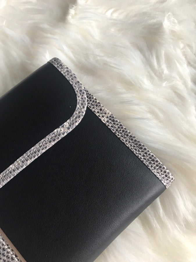 JIGE ELAN 29 CLUTCH IN BLACK CALFSKIN WITH WHITE LIZARD SKIN