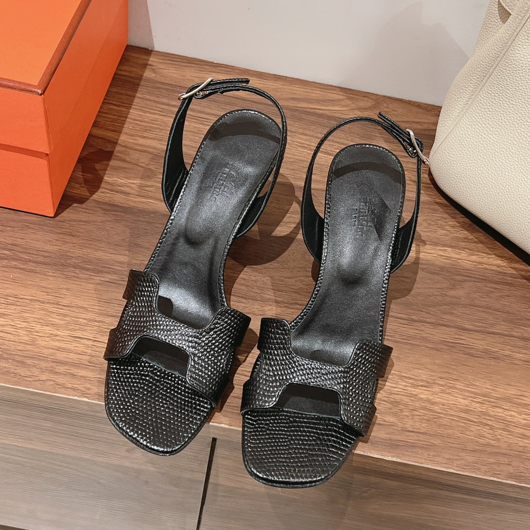 HOLY 75 SANDAL IN BLACK GRAINED CALFSKIN Secondary image