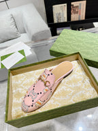 HORSEBIT SLIPPER MULE WITH CUTE CAT PRINT IN LIGHT PINK CALFSKIN