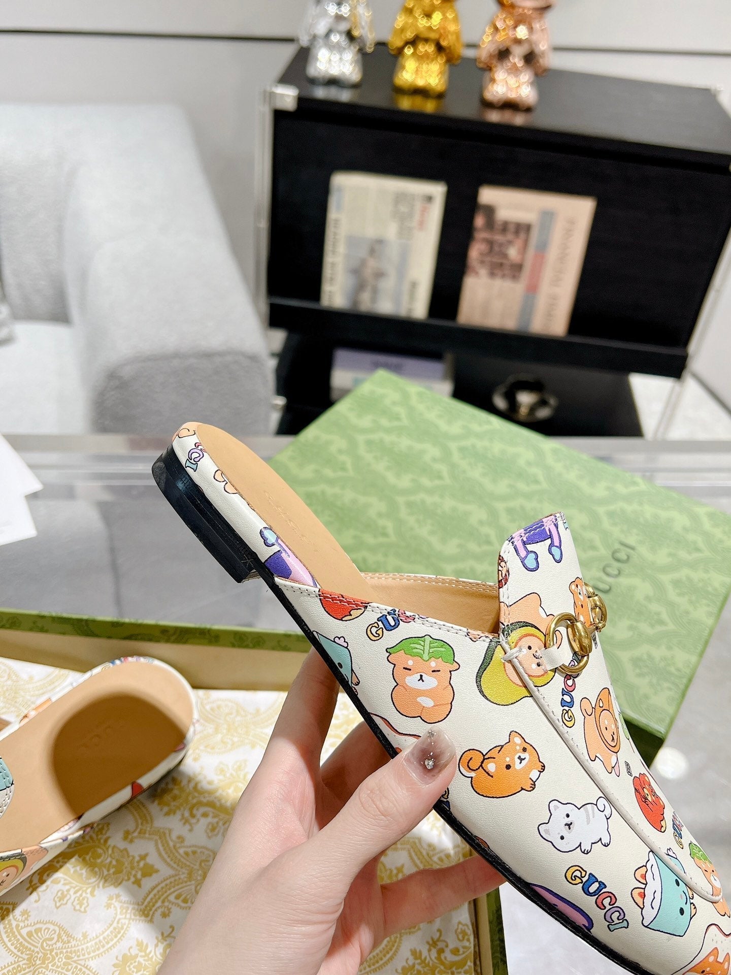 HORSEBIT SLIPPER MULE WITH CUTE ANIMAL PRINT IN WHITE CALFSKIN