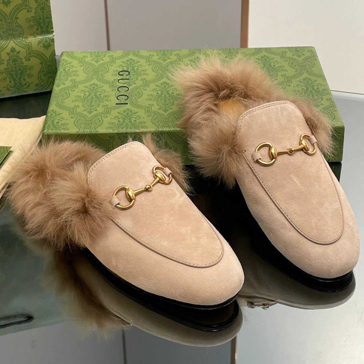 HORSEBIT MULE IN TAN BROWN SUEDE AND LAMB WOOL LINING Main image