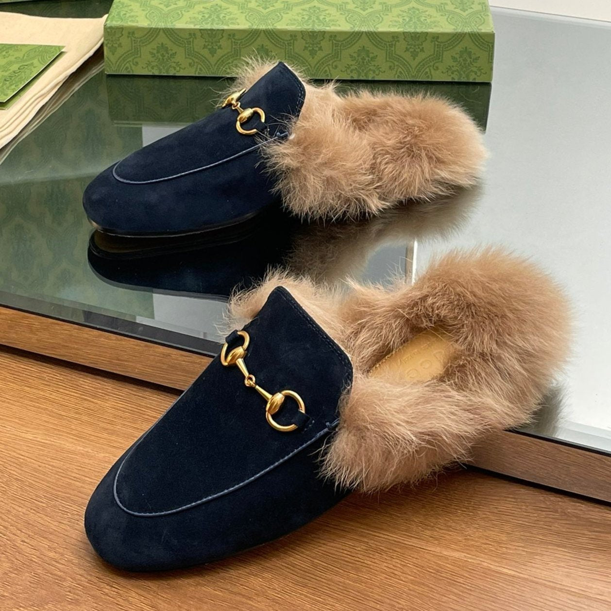 HORSEBIT MULE IN NAVY BLUE SUEDE AND LAMB WOOL LINING Main image