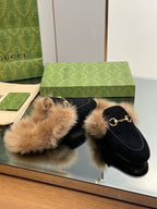 HORSEBIT MULE IN BLACK SUEDE AND LAMB WOOL LINING