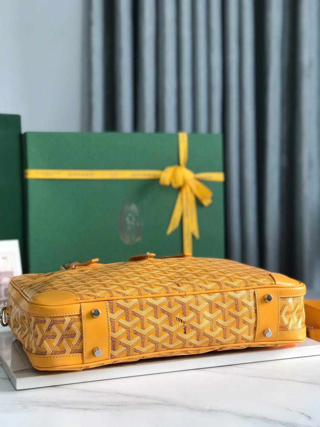 AMBASSADE DOCUMENT CASE 35 IN YELLOW GOYARDINE CANVAS