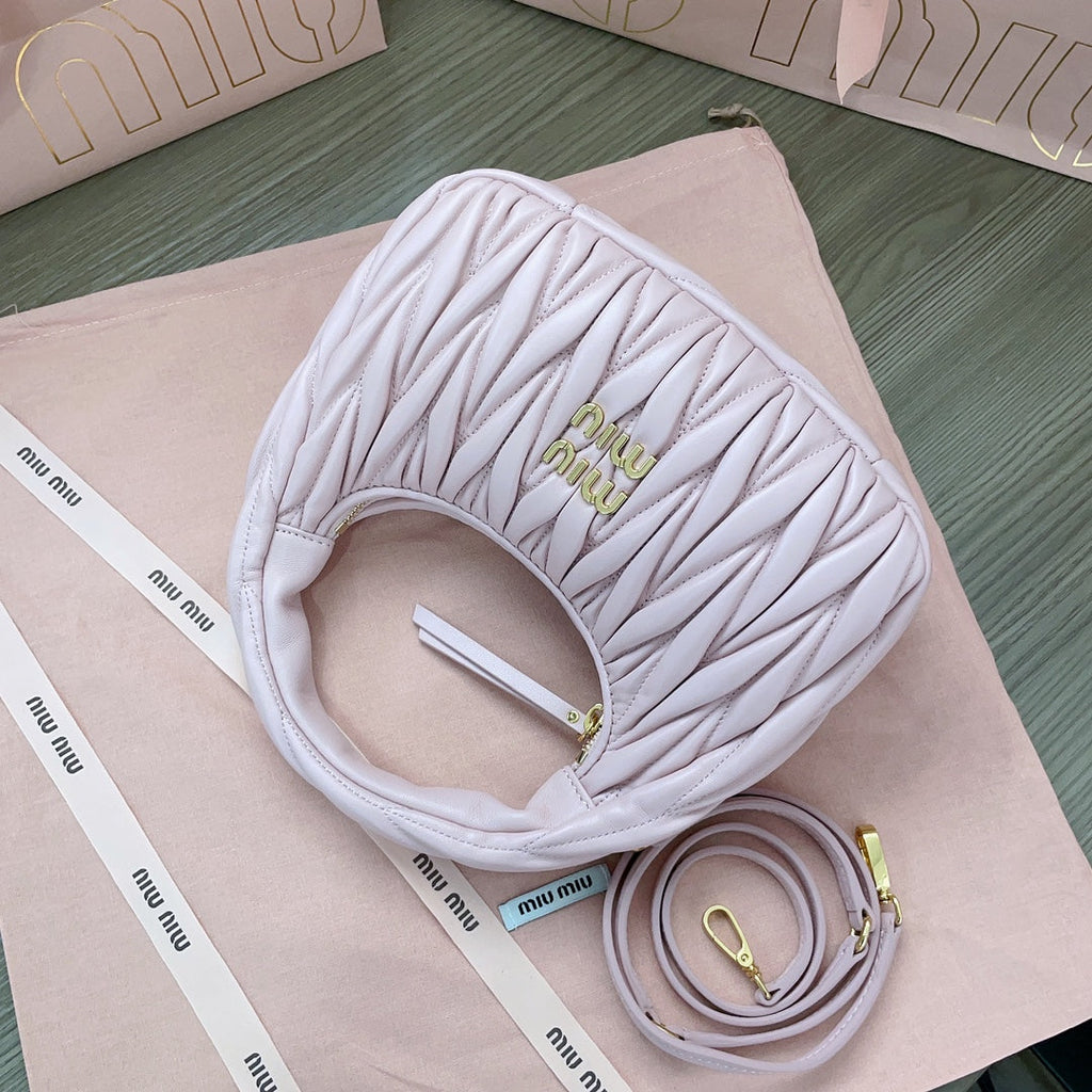 WANDER MATELASS¨¦ NAPPA HOBO BAG 23 IN PASTEL PINK LAMBSKIN