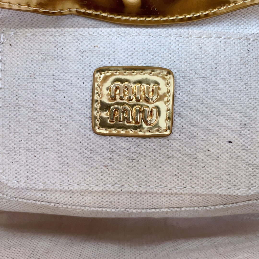 WANDER WICKER BAG 20 IN TAN RATTAN