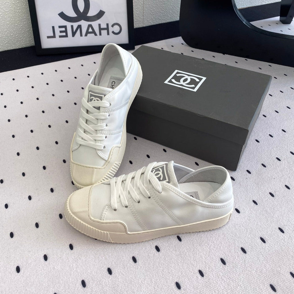 CASUAL SHOES IN WHITE LAMBSKIN