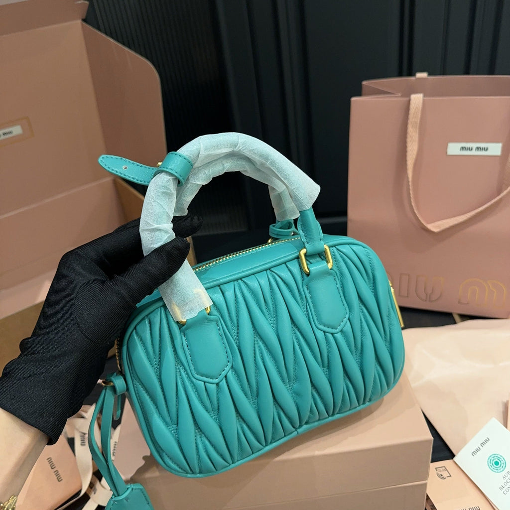 ARCADIE MATELASS¨¦ BAG 20 IN HIPPIE BLUE LAMBSKIN GOLD HARDWARE