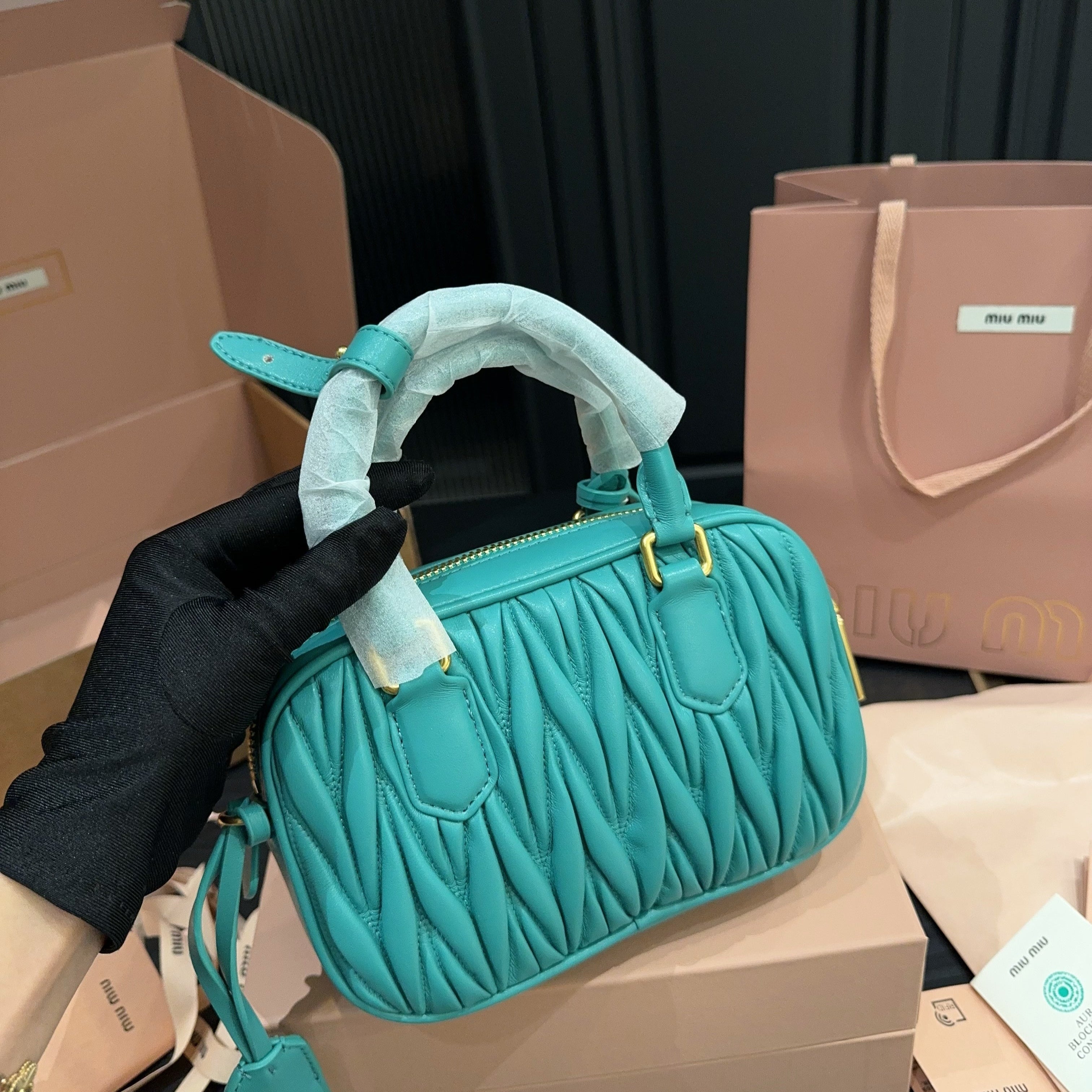 ARCADIE MATELASS¨¦ BAG 20 IN HIPPIE BLUE LAMBSKIN GOLD HARDWARE