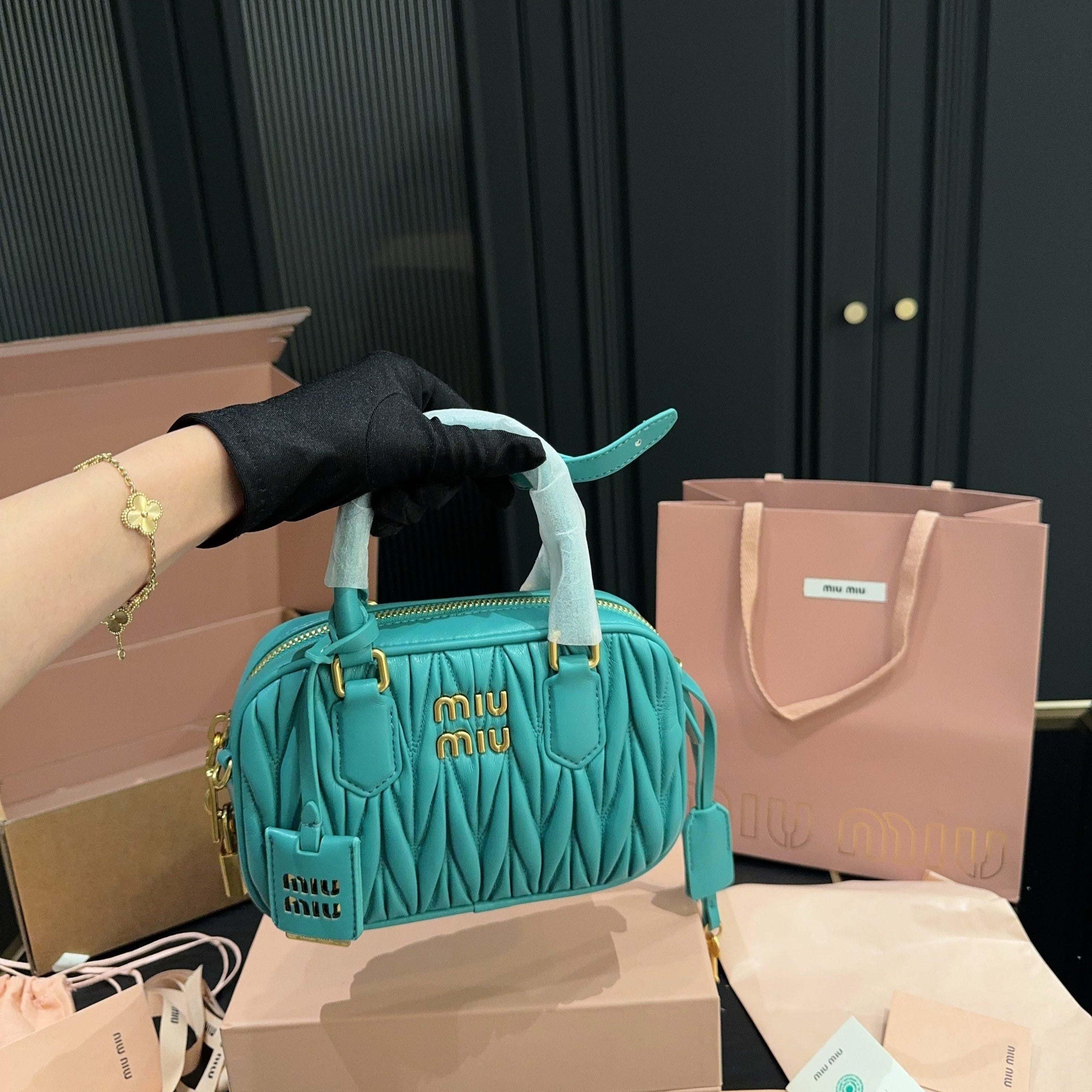 ARCADIE MATELASS¨¦ BAG 20 IN HIPPIE BLUE LAMBSKIN GOLD HARDWARE