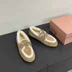LACE-UP LOAFERS IN TORTILLA SUEDE AND WHITE FLEECE LINING