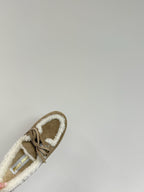 LACE-UP LOAFERS IN TORTILLA SUEDE AND WHITE FLEECE LINING