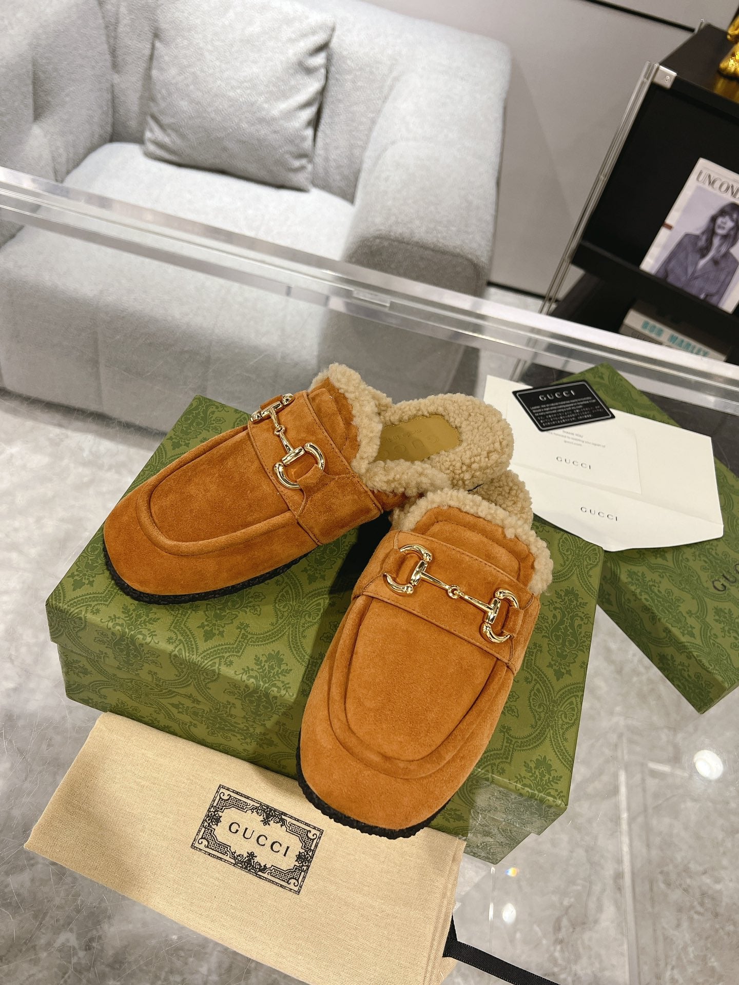 HORSEBIT MULE IN BRONZE ORANGE SUEDE AND FLEECE LINING Secondary image