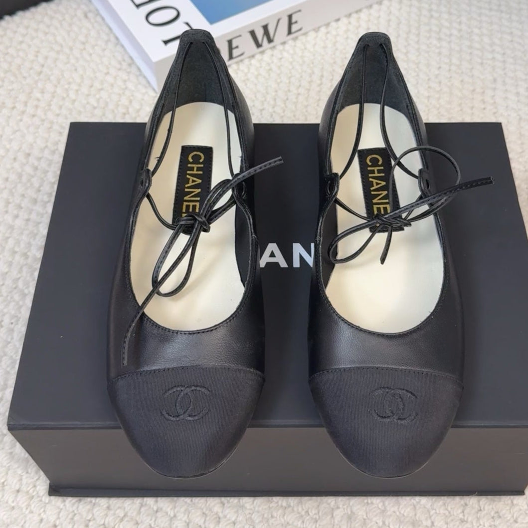 FLAT MARY JANE PUMPS BLACK LAMBSKIN Main image