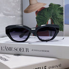 LOGO CAT EYE SUNGLASSES 513008 IN BLACK ACETATE WAVY FRAME