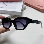 LOGO CAT EYE SUNGLASSES 513008 IN BLACK ACETATE WAVY FRAME