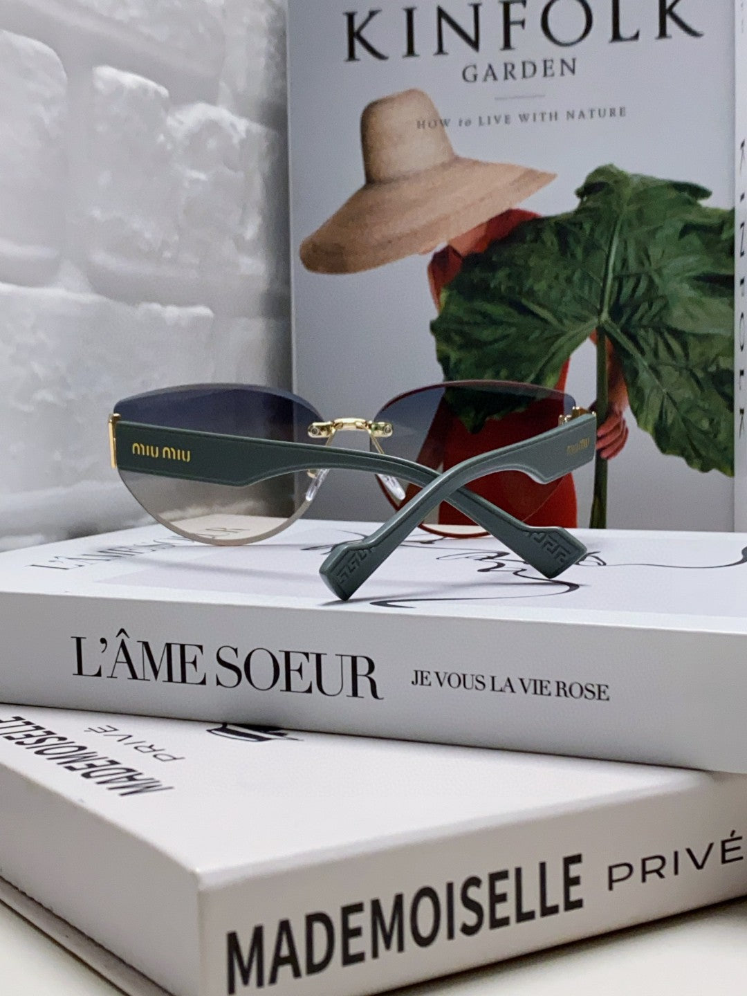 LOGO SUNGLASSES 513012 IN BLUE ACETATE Secondary image