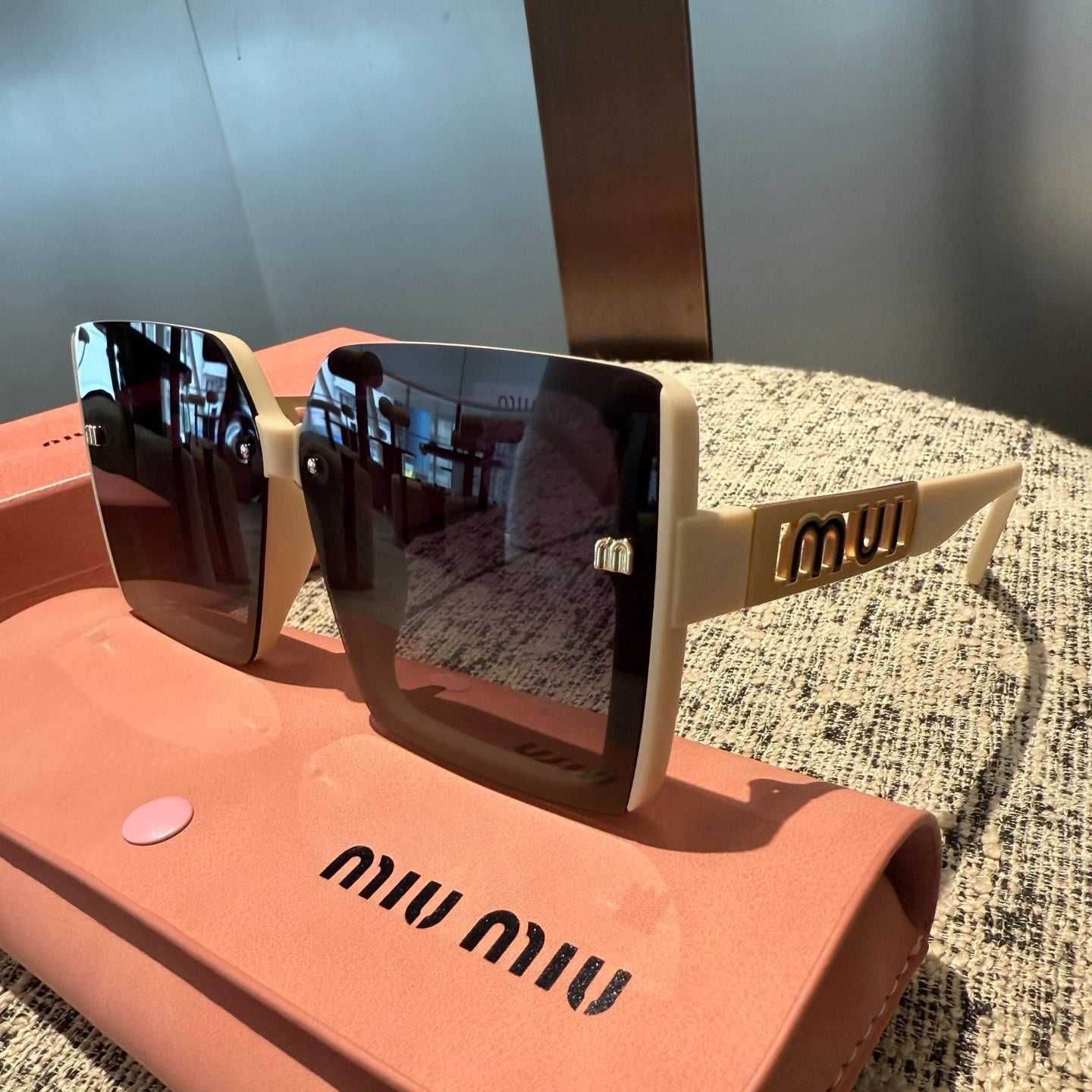 LOGO SQUARE SUNGLASSES 512015 IN WHITE ACETATE Main image